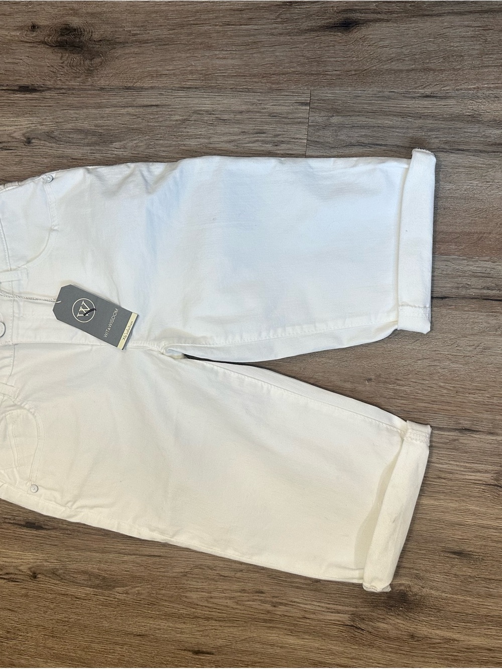 Wit & Wisdom White Cropped Straight Jeans